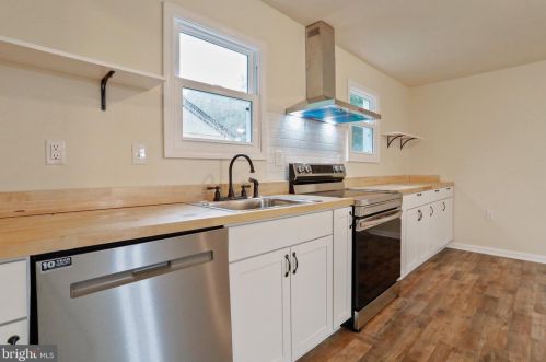 1148 Hollow Run Rd, Richmond National Battlefiel, VA 22835-7039