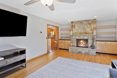36 Laurel Dr, Upper Stepney CT  06468-1650 exterior