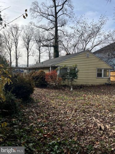 7128 Alger Rd, Falls Church, VA 22042-2502