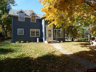 602 Baker Ave, Mankato, MN 56001-2501