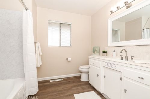 1220 Minaret Ave, Turlock CA  95380-5528 exterior