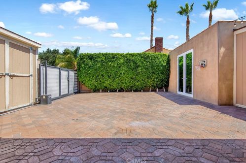 1755 Glenwood Rd, Glendale CA  91201-1543 exterior