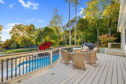 35 Mallard Dr, Hackettstown NJ  07840-2821 exterior