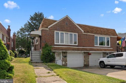 726 Greymont St, Philadelphia, PA 19116-3608