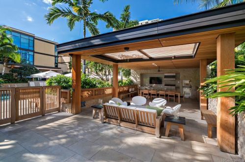 1388 Ala Moana Blvd, Honolulu HI  96814 exterior