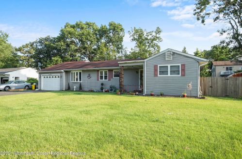 15 Georgian Blvd, Jackson Twp, NJ 08527-2428