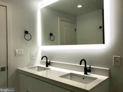 1515 4 St, Philadelphia PA 19148-1303 exterior