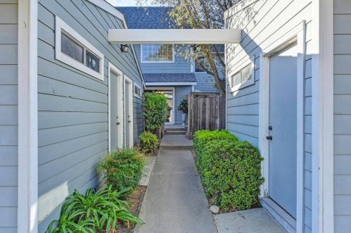 3112 Woods Cir, Davis, CA 95616-2682