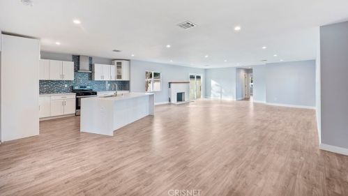 7960 Amestoy Ave, Van Nuys CA  91406-1603 exterior