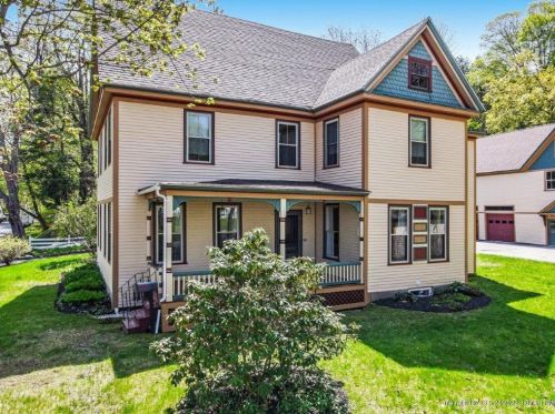 9 Summer St, Hallowell, ME 04347-1121
