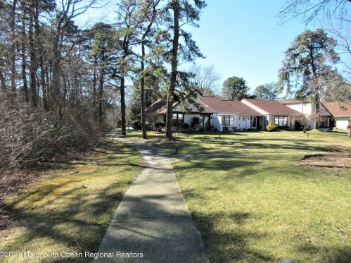 455 Chesterfield Ct, Lakehurst, NJ 08759-5502