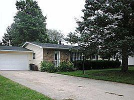 542 Mission Dr, Kewanee, IL 61443-3634