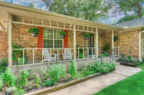 1809 Carriage Hills Blvd, Conroe TX  77384-3333 exterior