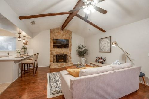 2129 Richbrook Dr, Garland TX 75044-7121 exterior