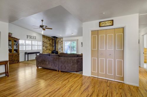 1235 Riv Blf Dr, Valley Home CA 95361-2655 exterior