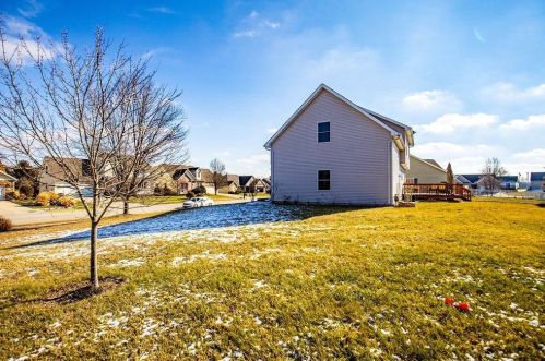 39 Autumn Dr, Miami OH 45056-8757 exterior