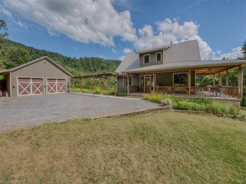 225 Triple Creek Dr, Clyde, NC 28721-5201