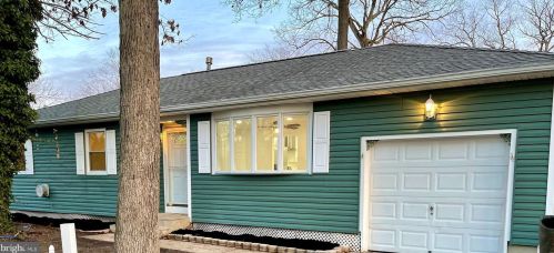 411 Dennis Ave, Browns Mills, NJ 08015-1823