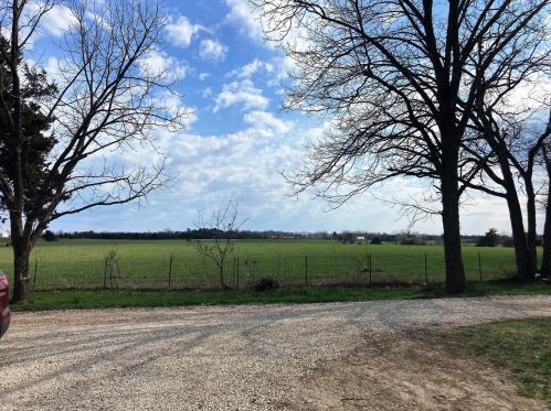 779 Danimac Rd, Gerald, MO 63037-1816