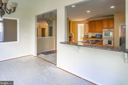 7125 Ayers Mdw Ln, Springfield VA  22150-4915 exterior