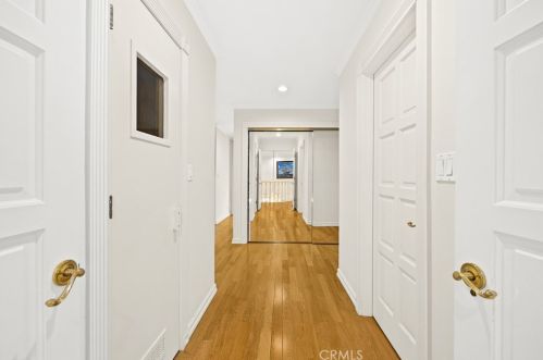 1468 Hillside Dr, Glendale CA  91208-2417 exterior