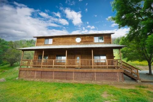 39249 Bear Creek Dr, Springville, CA 93265-9412