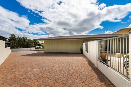 14111 Clarissa Ln, Santa Ana CA  92705-3230 exterior