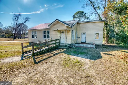 281 Peachtree St, Pelham, GA 31779-1156