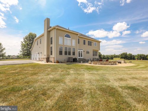 38060 Highland Farm Pl, Purcellville, VA 20132-9646