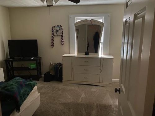 5080 Highland Hills Ct, Stone Mountain, GA 30088-3729
