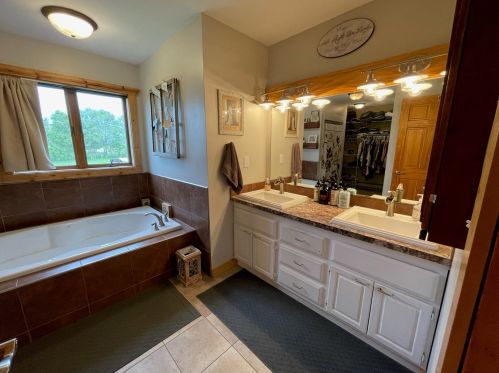 409 Swanson Rd, Sycamore IL  60178-1126 exterior