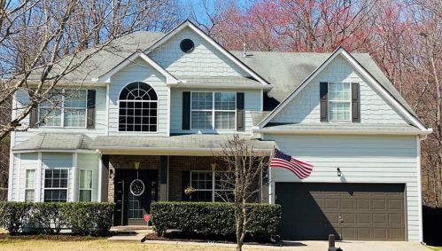 132 Farm Valley Dr, Holly Springs, GA 30115-6484