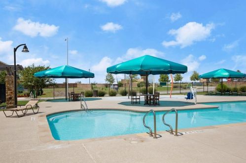 12402 Walter Vaughn Dr, Webberville TX 78653-4687 exterior