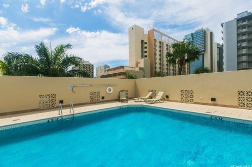 2240 Kuhio Ave, Honolulu HI  96815-2898 exterior