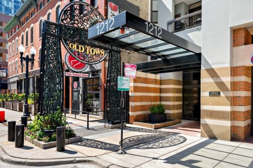 1212 Wells St, Chicago IL  60610-1906 exterior