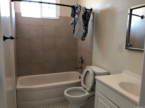 836 Zeyn St, Anaheim CA  92805-1841 exterior
