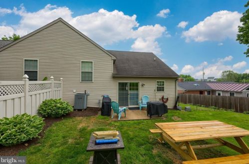 567 State St, Ephrata PA  17522-1741 exterior