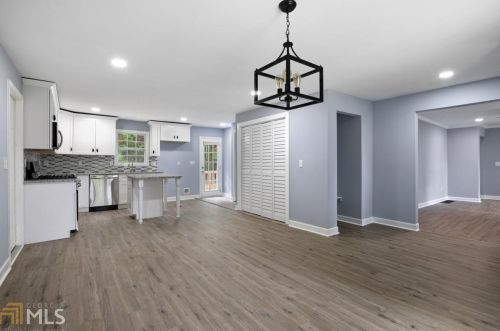 3824 Adamsville Dr, Atlanta GA  30331-3709 exterior