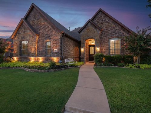 8957 Glendara Dr, Fort Worth TX  76182-7535 exterior