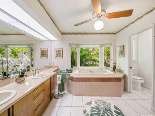 4561 Aukai Ave, Honolulu HI  96816-5209 exterior