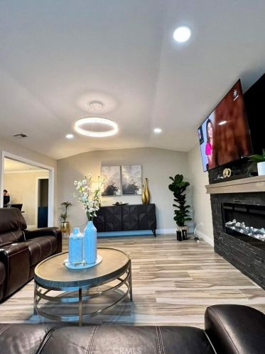 2058 Blenheim St, Riverside CA  92507-2011 exterior