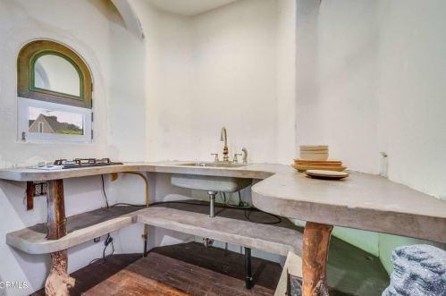 1128 Marion Dr, Glendale CA  91205-3713 exterior