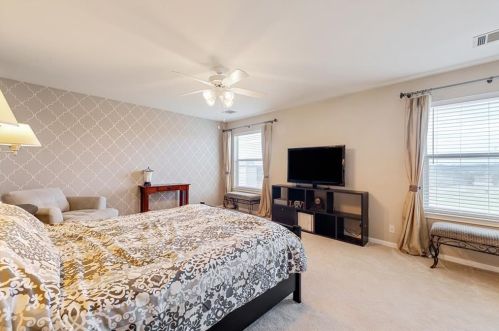3921 Cyn Gln Cir, Austin TX  78732-2187 exterior