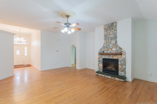 5 Stonewall Rd, Colchester CT  06420-4135 exterior