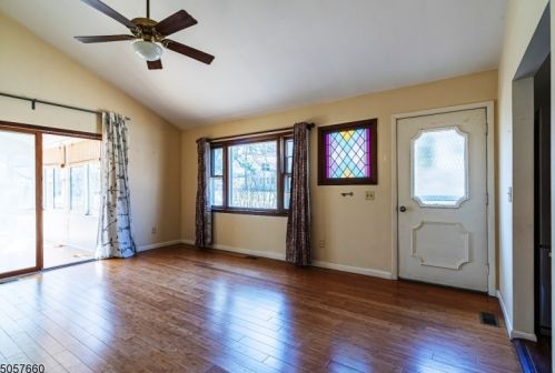 57 Landing Trl, Parsippany, NJ 07834-1018