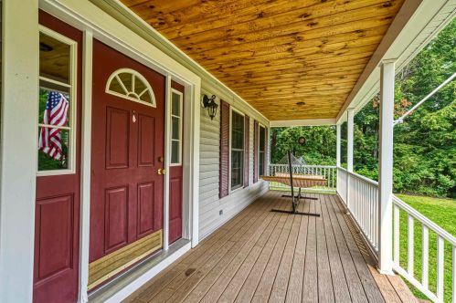 168 Colby Crossing Rd, Henniker, NH 03242-3586