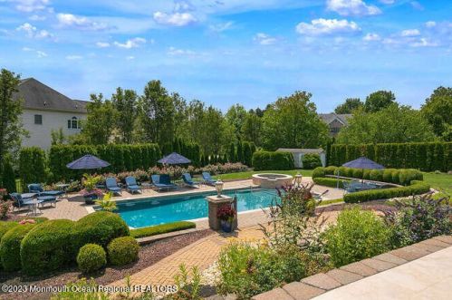 15 Pegasus Dr, Tinton Falls NJ 07724-2875 exterior