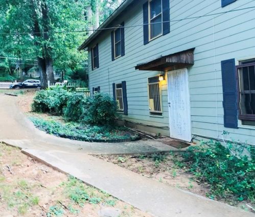 2284 Alvin Dr, Atlanta, GA 30318-3904
