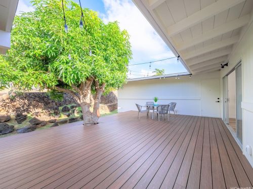 1346 Nehoa St, Honolulu HI  96822-3074 exterior