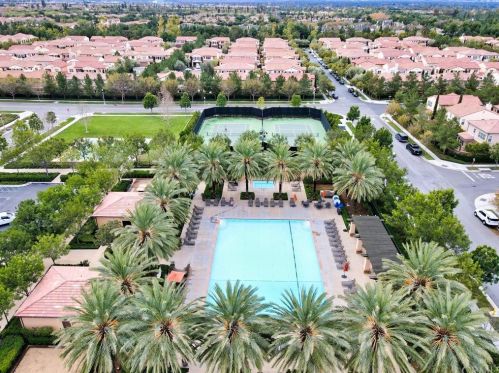 131 Kempton, Irvine CA  92620-2139 exterior